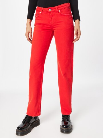 regular Jeans 'Arrow' di WEEKDAY in rosso: frontale