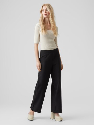 Vero Moda Petite Wide Leg Hose 'HALMIA' in Schwarz