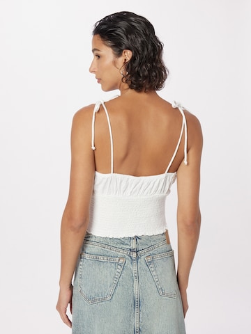 Haut 'Moa' Gina Tricot en blanc