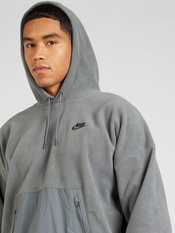 Sweat-shirt 'CLUB+ Polar' Nike Sportswear en gris