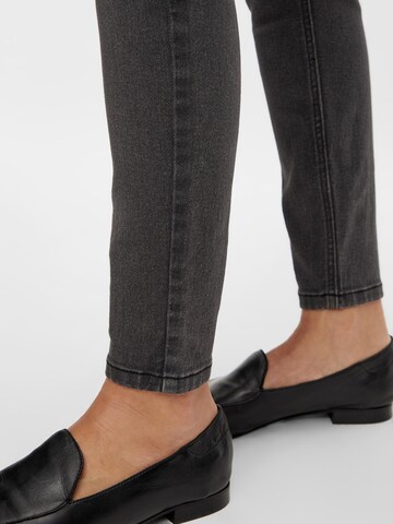 Skinny Jeggings 'LAMY' MAMALICIOUS en gris