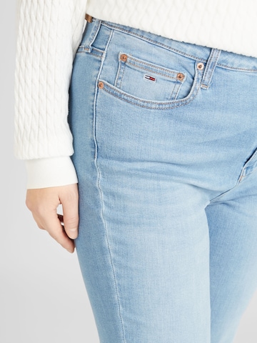 Tommy Jeans Curve Flared Jeans 'Sylvia' in Blau
