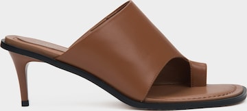 Estro Pantolette '503-07' i brun: framsida