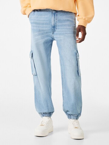 Bershka Дънки Tapered Leg Дънки в синьо: отпред