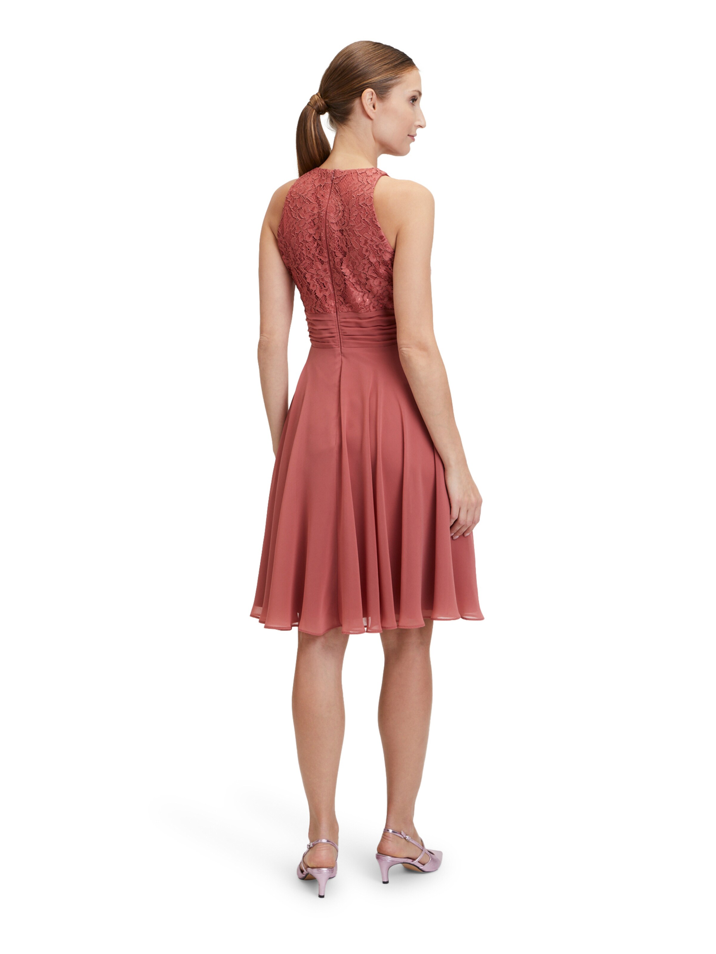 Abito da cocktail di Vera Mont in rosso