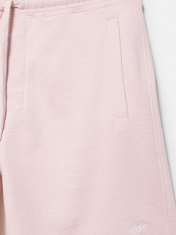 Pull&Bear Loosefit Shorts 'STWD' in Pink