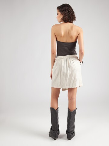 Gonna 'PCPIA' di PIECES in beige
