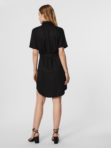 Rochie tip bluză 'Silja' de la VERO MODA pe negru