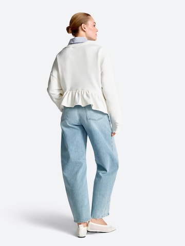 Bluză de molton de la Rich & Royal pe alb