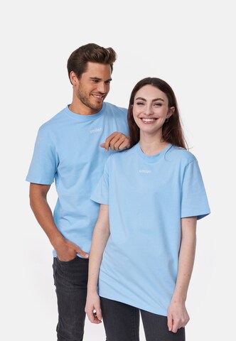 smiler. Shirt in Blue: front