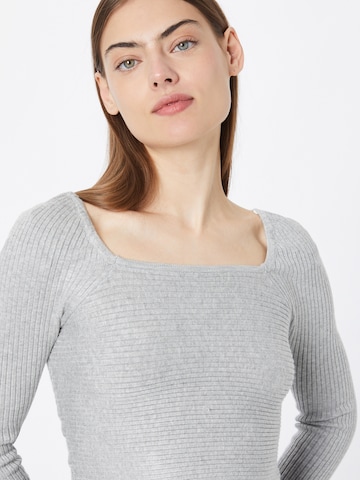 PIECES Sweater 'Hila' in Grey