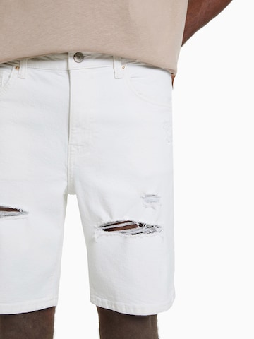 Bershka Regular Jeans i vit