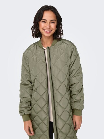 Manteau mi-saison 'JESSICA' ONLY en vert