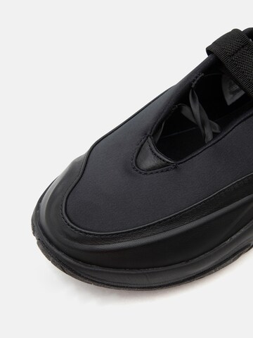 Jordan Sneakers in Black
