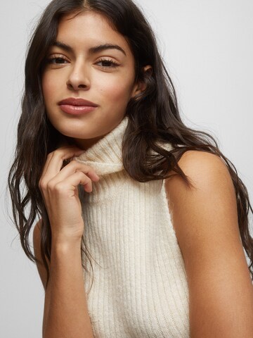 Pull&Bear Neulepaita värissä beige