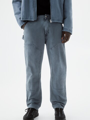 Pull&Bear Loose fit Trousers in Blue: front