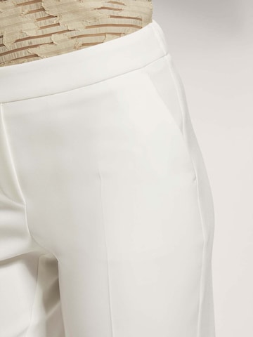 MADELEINE Loosefit Pantalon in Wit