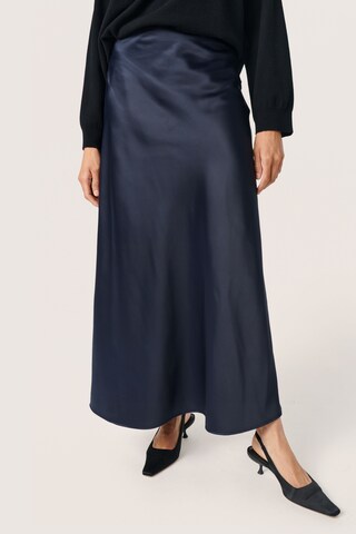 SOAKED IN LUXURY Skirt 'Anna' in Blue: front