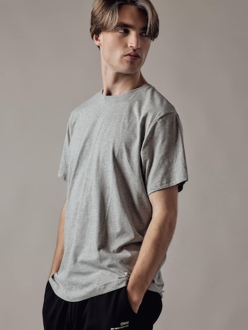 Maglietta 'Girocollo' di OWN Off With Nature in grigio