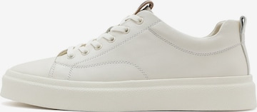 Baskets basses Derimod en blanc : devant