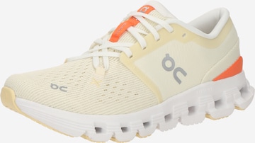On Juoksukengät 'CloudX4' värissä beige: etupuoli