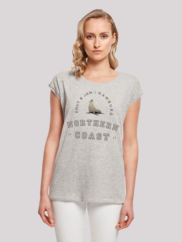 F4NT4STIC Shirt 'Robbe Knut & Jan Hamburg' in Grijs: voorkant