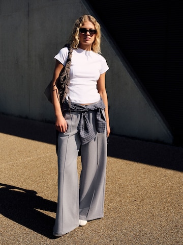 Wide leg Pantaloni sportivi di self. in grigio