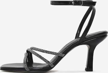 Sandales à lanières Derimod en noir : devant