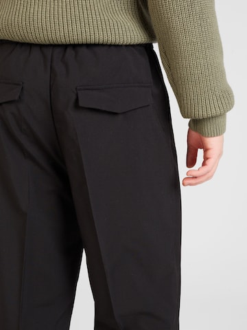 WEEKDAY Regular Pantalon 'Axel' in Zwart