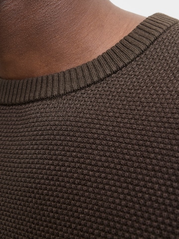 JACK & JONES Свитер 'JJEGlobe' в Коричневый