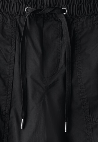STREET ONE Slimfit Hose in Schwarz