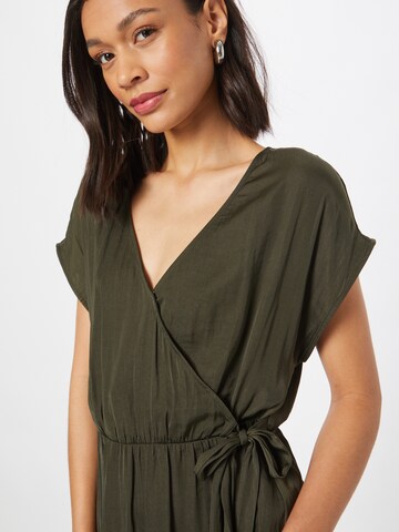 Robe 'Martina' ABOUT YOU en vert