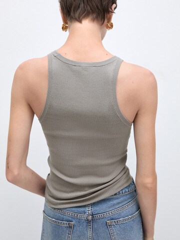MANGO Knitted top 'RIRI' in Grey
