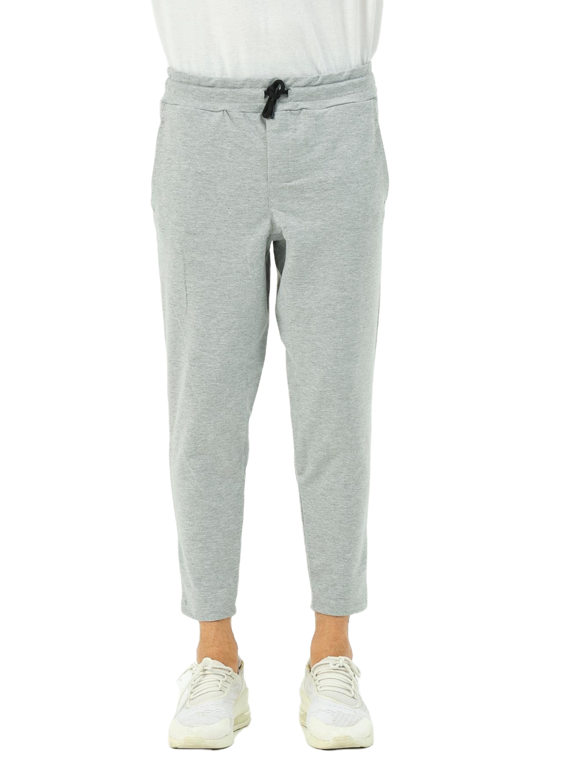 Effilé Pantalon C&City en gris : devant