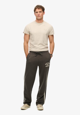 Regular Pantalon 'Athletic Essentials' Superdry en gris