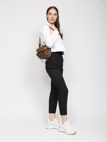 Michael Kors - Bolso de mano 'Slater Medium Chain Sling Pack' en marrón