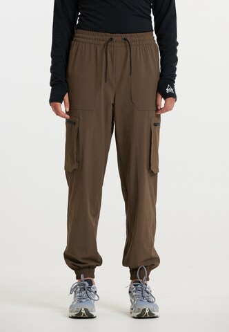 Effilé Pantalon de sport ' Salonga ' SOS en marron : devant