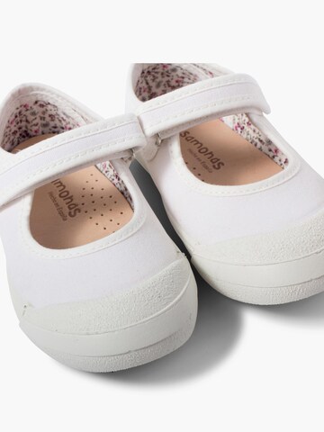 Pisamonas Ballerina's in Wit