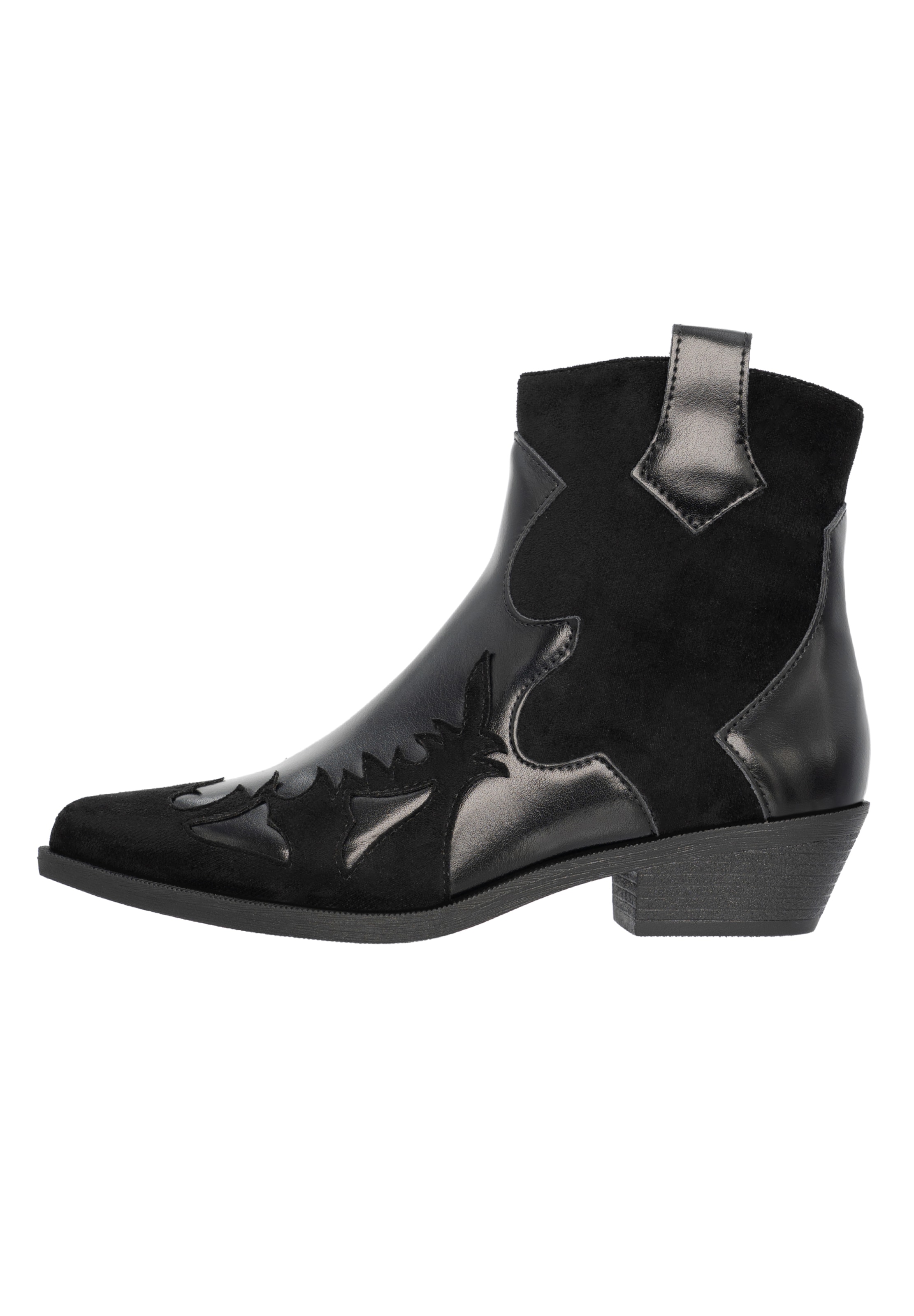 Salinyang Booties in Black
