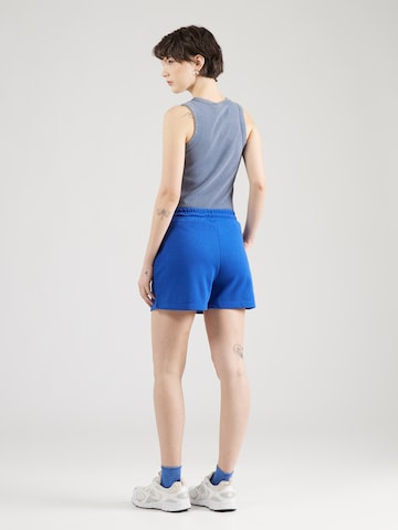 PIECES Regular Shorts 'CHILLI' in Blau