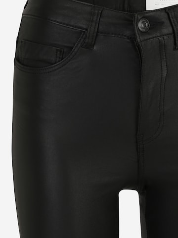 évasé Pantalon 'SALLIE' Noisy May Petite en noir