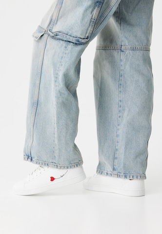BRITISH KNIGHTS Sneaker low 'MIST' i hvid: forside