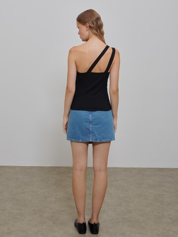 Top 'Mum' di florence by mills exclusive for ABOUT YOU in nero