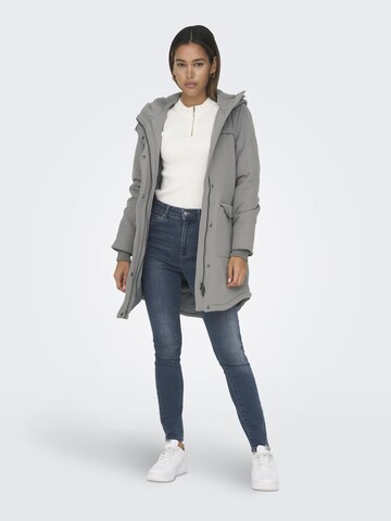 Parka di mezza stagione 'ONLMAASTRICHT' di ONLY in grigio