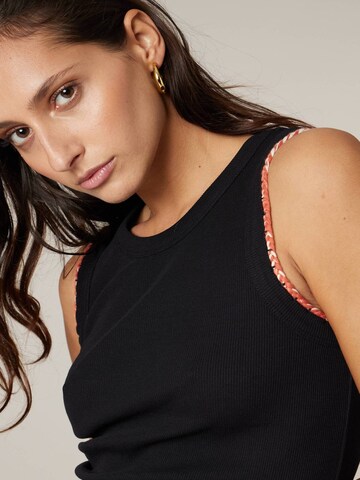 Deeluxe Top 'Naila' in Schwarz