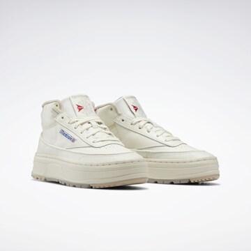 Baskets hautes 'Club C Geo' Reebok en beige