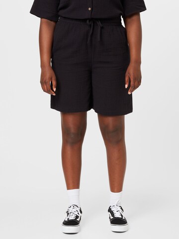 ONLY Carmakoma Regular Shorts 'Cartheis' in Schwarz: predná strana