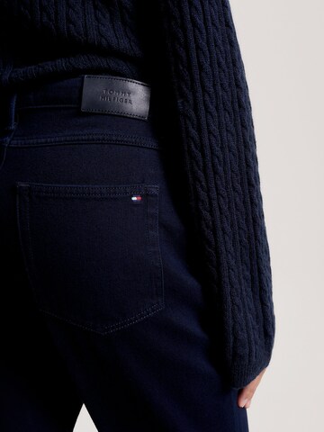 TOMMY HILFIGER Tapered Jeans in Blue