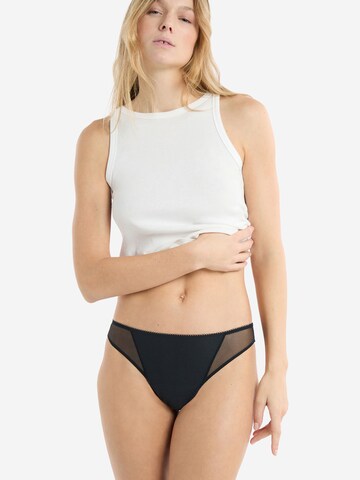 ETAM Thong 'Flash' in Black