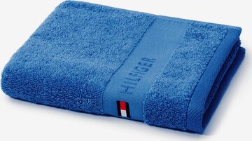 TOMMY HILFIGER Handdoek 'LEGEND' in Blauw: voorkant